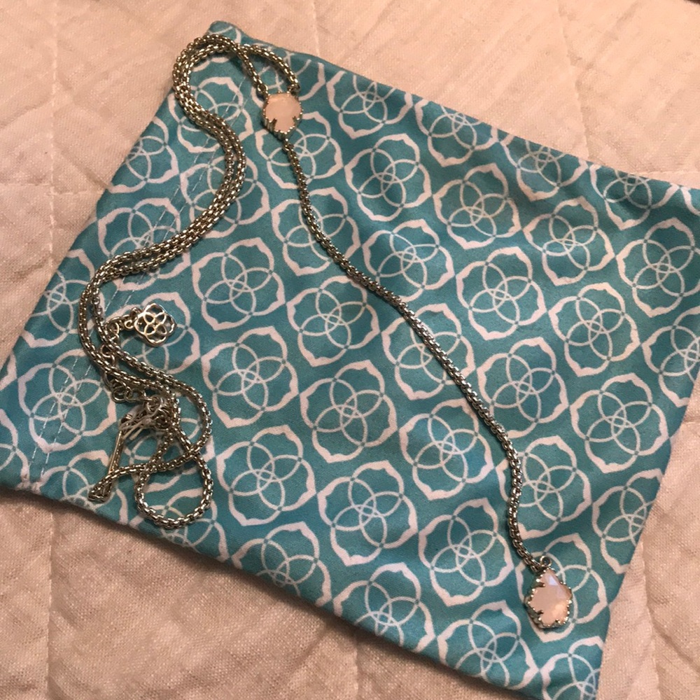 Kendra Scott necklace